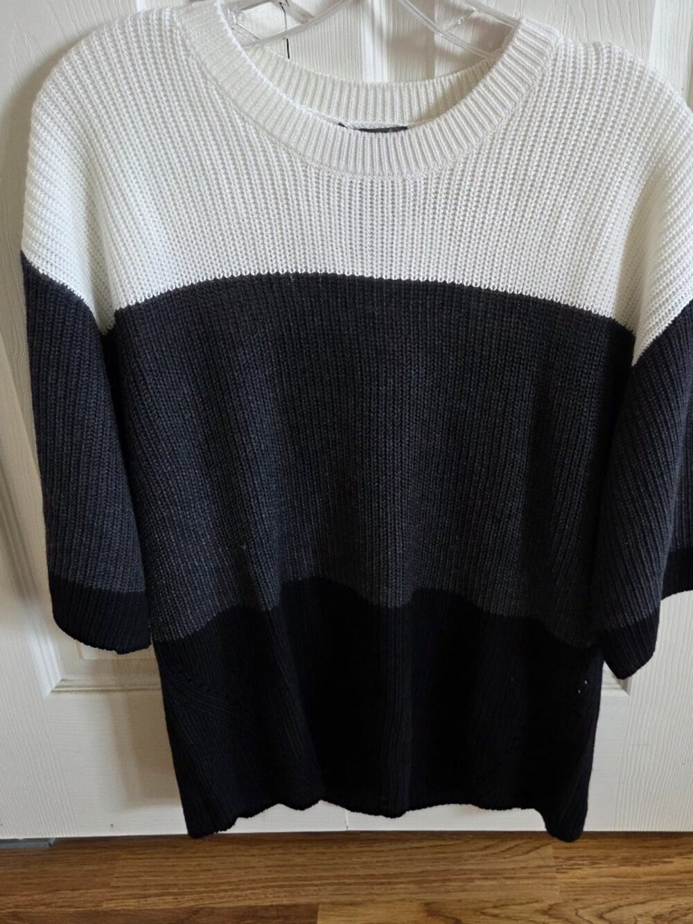 Matty M Color Block Women's Oversized Sweater Size Medium Black Gray Cream